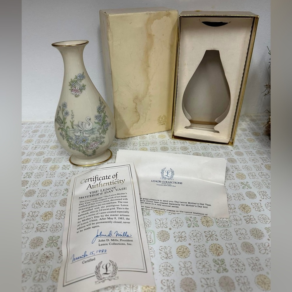 Lenox Limited Edition Mother's Day 1983 Collectible